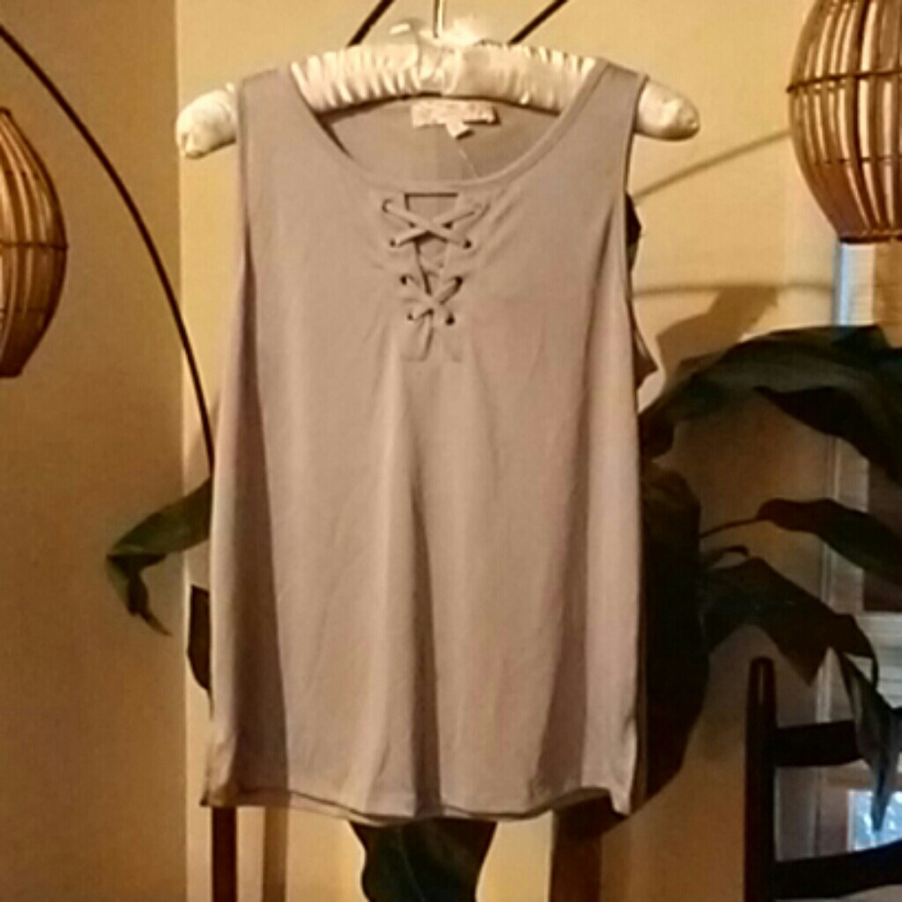 Pink Republic Tank - Silver with Crisscross Front.